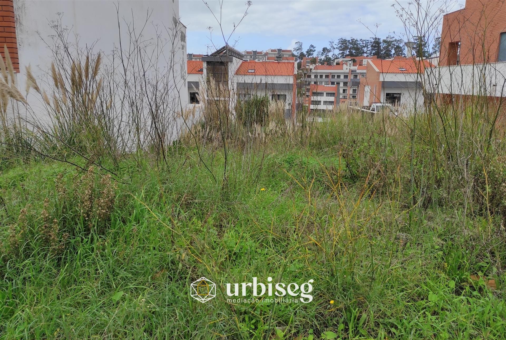 Terreno para Moradia Isolada nos Condados | 395m² | Figueira da Foz | Urbiseg Imobiliária