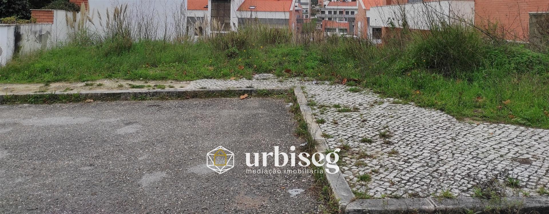 Terreno para Moradia Isolada nos Condados | 395m² | Figueira da Foz | Urbiseg Imobiliária