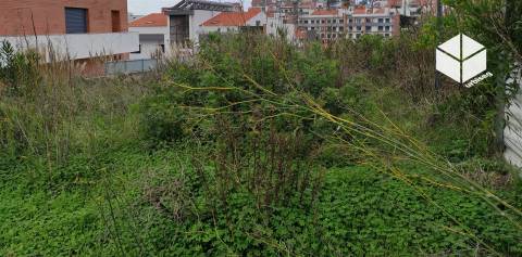 CONDADOS- TERRENO URBANO  Terreno urbano localizado no centro da cidade da Figueira da Foz