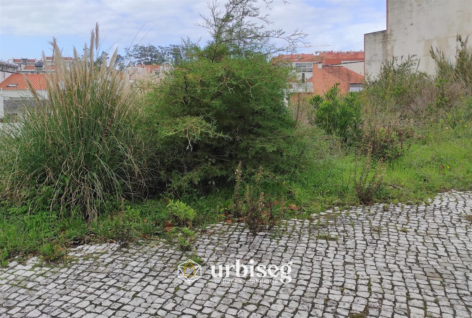 Terreno para Moradia Isolada nos Condados | 385m² | Figueira da Foz | Urbiseg Imobiliária