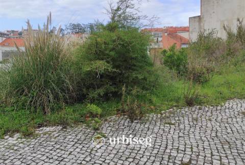 Terreno para Moradia Isolada nos Condados | 385m² | Figueira da Foz | Urbiseg Imobiliária