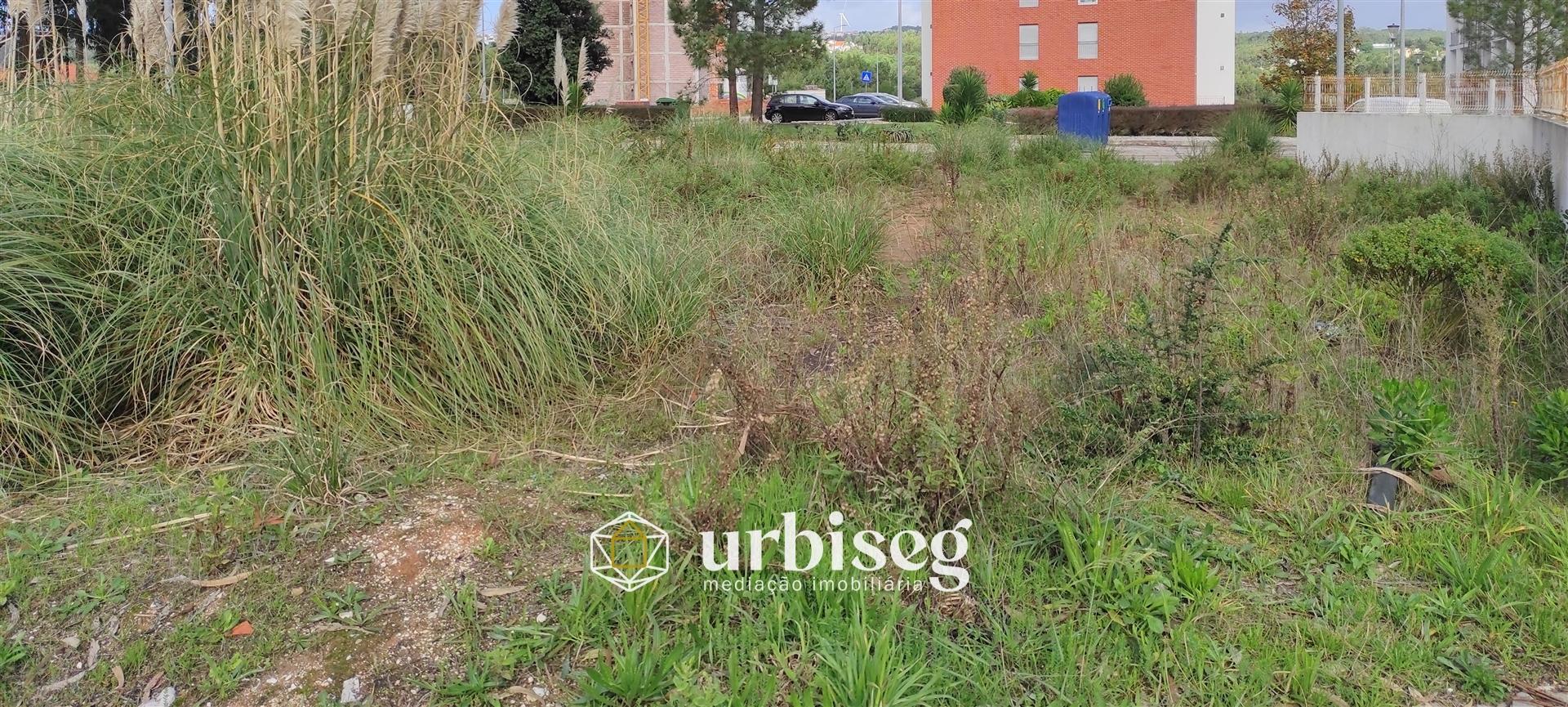 Terreno para Moradia Isolada nos Condados | 360m² | Figueira da Foz | Urbiseg Imobiliária