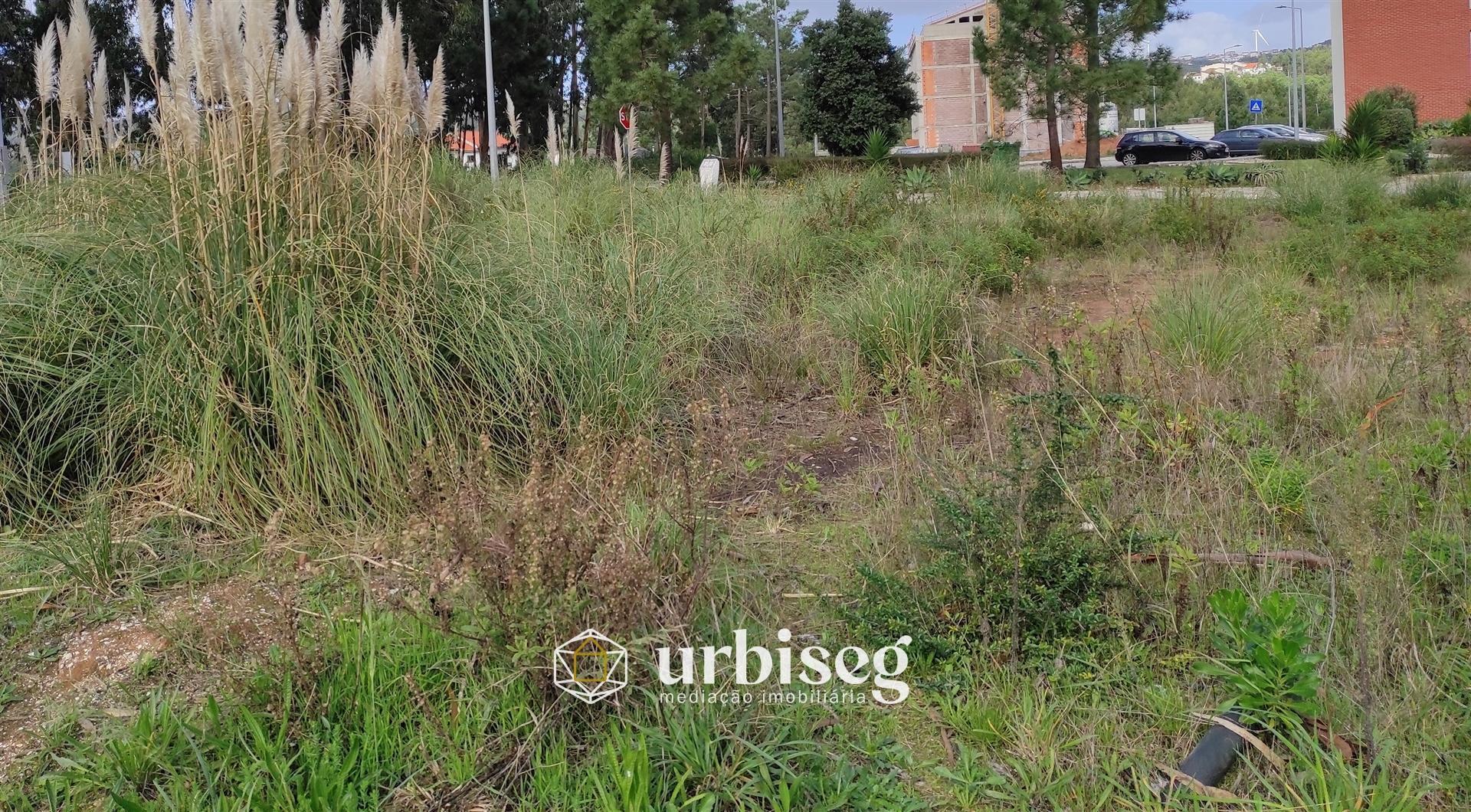 Terreno para Moradia Isolada nos Condados | 360m² | Figueira da Foz | Urbiseg Imobiliária