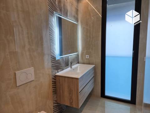 VISTA CIDADE E MAR, MORADIA M5 COM PISCINA EM BUARCOS