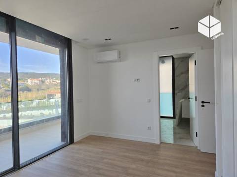 VISTA CIDADE E MAR, MORADIA M5 COM PISCINA EM BUARCOS