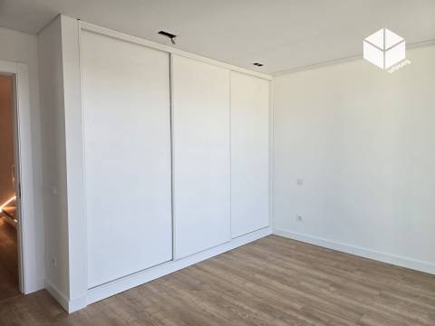 VISTA CIDADE E MAR, MORADIA M5 COM PISCINA EM BUARCOS