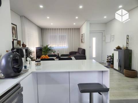 Figueira da Foz- Buarcos |MORADIA 6 QUARTOS +  GARAGEM