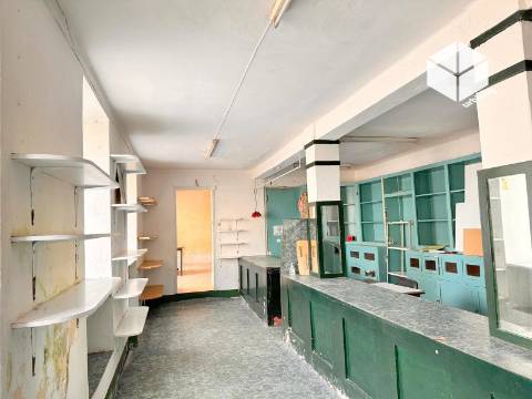 VINHA DA RAINHA- PRÉDIO 295M2