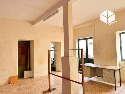 VINHA DA RAINHA- PRÉDIO 295M2