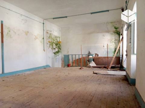 VINHA DA RAINHA- PRÉDIO 295M2