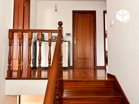 Moradia T4 com Piscina (1548m2)