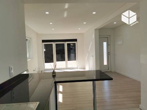 Figueira da Foz- Buarcos  | ANDAR MORADIA T3+ TERRAÇO+GARAGEM