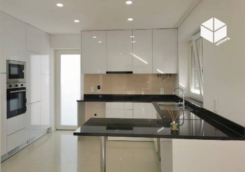 Figueira da Foz- Buarcos  | ANDAR MORADIA T3+ TERRAÇO+GARAGEM