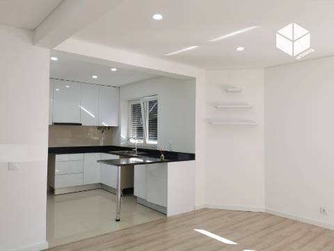 Figueira da Foz- Buarcos  | ANDAR MORADIA T3+ TERRAÇO+GARAGEM