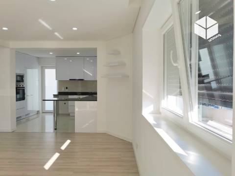 Figueira da Foz- Buarcos  | ANDAR MORADIA T3+ TERRAÇO+GARAGEM