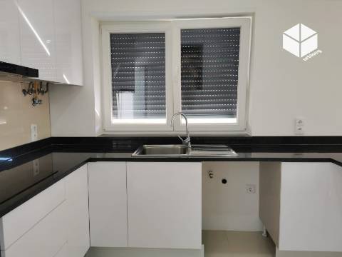 Figueira da Foz- Buarcos  | ANDAR MORADIA T3+ TERRAÇO+GARAGEM