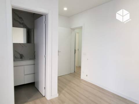 Figueira da Foz- Buarcos  | ANDAR MORADIA T3+ TERRAÇO+GARAGEM