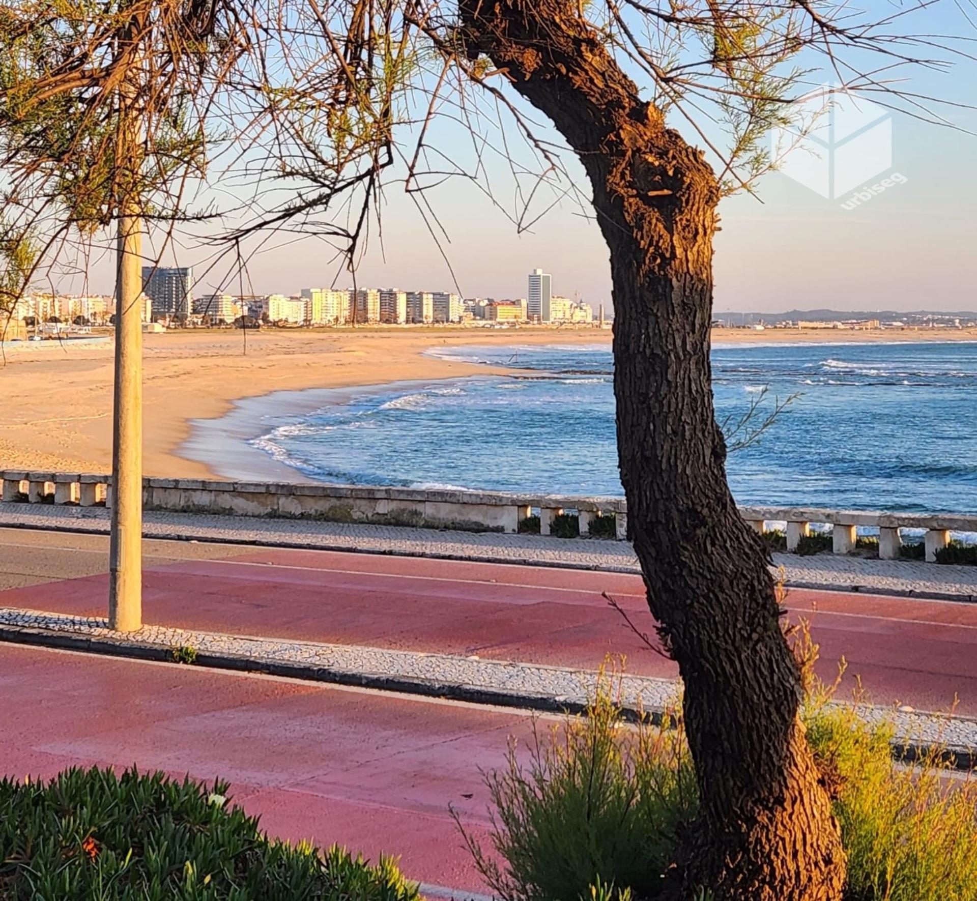 Figueira da Foz- Buarcos  &#124; ANDAR MORADIA T3+ TERRAÇO+GARAGEM