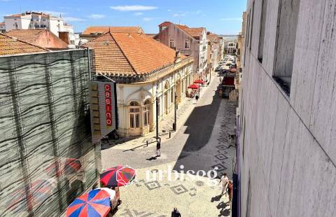 T1K para Arrendamento Anual na Figueira da Foz | Garagem e Vista Casino