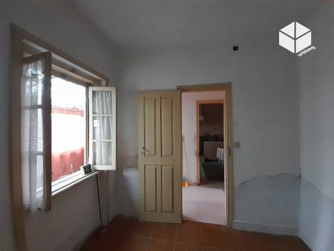 Moradia T3 no centro do Paião- 3112m2