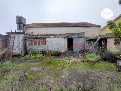 Moradia T3 no centro do Paião- 3112m2