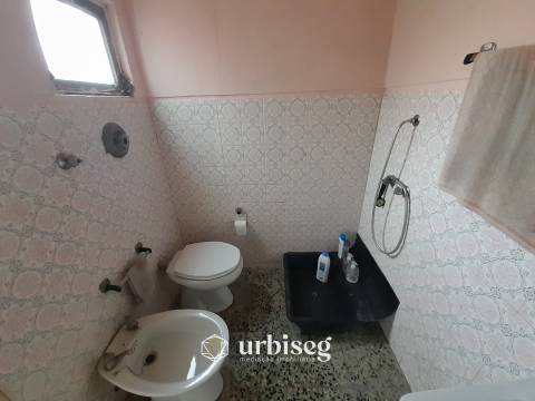 Moradia T3 com Terreno de 3112 m² no Centro do Paião, Oportunidade com Enorme Potencial