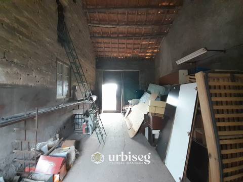 Moradia T3 com Terreno de 3112 m² no Centro do Paião, Oportunidade com Enorme Potencial