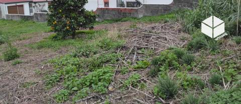 TERRENO URBANO no Centro da Povoação