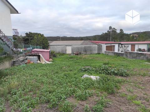 TERRENO URBANO no Centro da Povoação