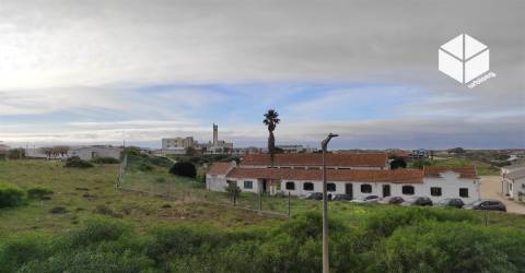 T1 - GALA/S.PEDRO _ APARTAMENTO NOVO COM APARCAMENTO NA CAVE