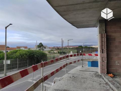 T3- GALA/S.PEDRO _ APARTAMENTO NOVO COM APARCAMENTO NA CAVE