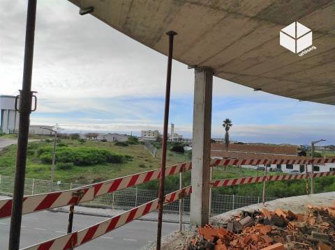 T3- GALA/S.PEDRO _ APARTAMENTO NOVO COM APARCAMENTO NA CAVE