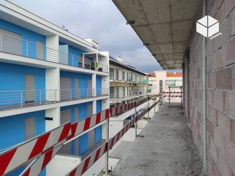 T3- GALA/S.PEDRO _ APARTAMENTO NOVO COM APARCAMENTO NA CAVE