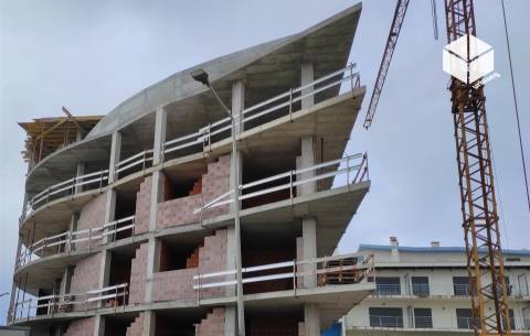 T3 - GALA/S.PEDRO _ APARTAMENTO NOVO COM APARCAMENTO NA CAVE