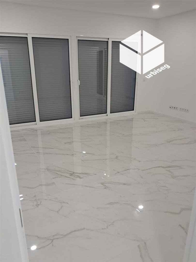 T3 - GALA/S.PEDRO _ APARTAMENTO NOVO COM APARCAMENTO NA CAVE