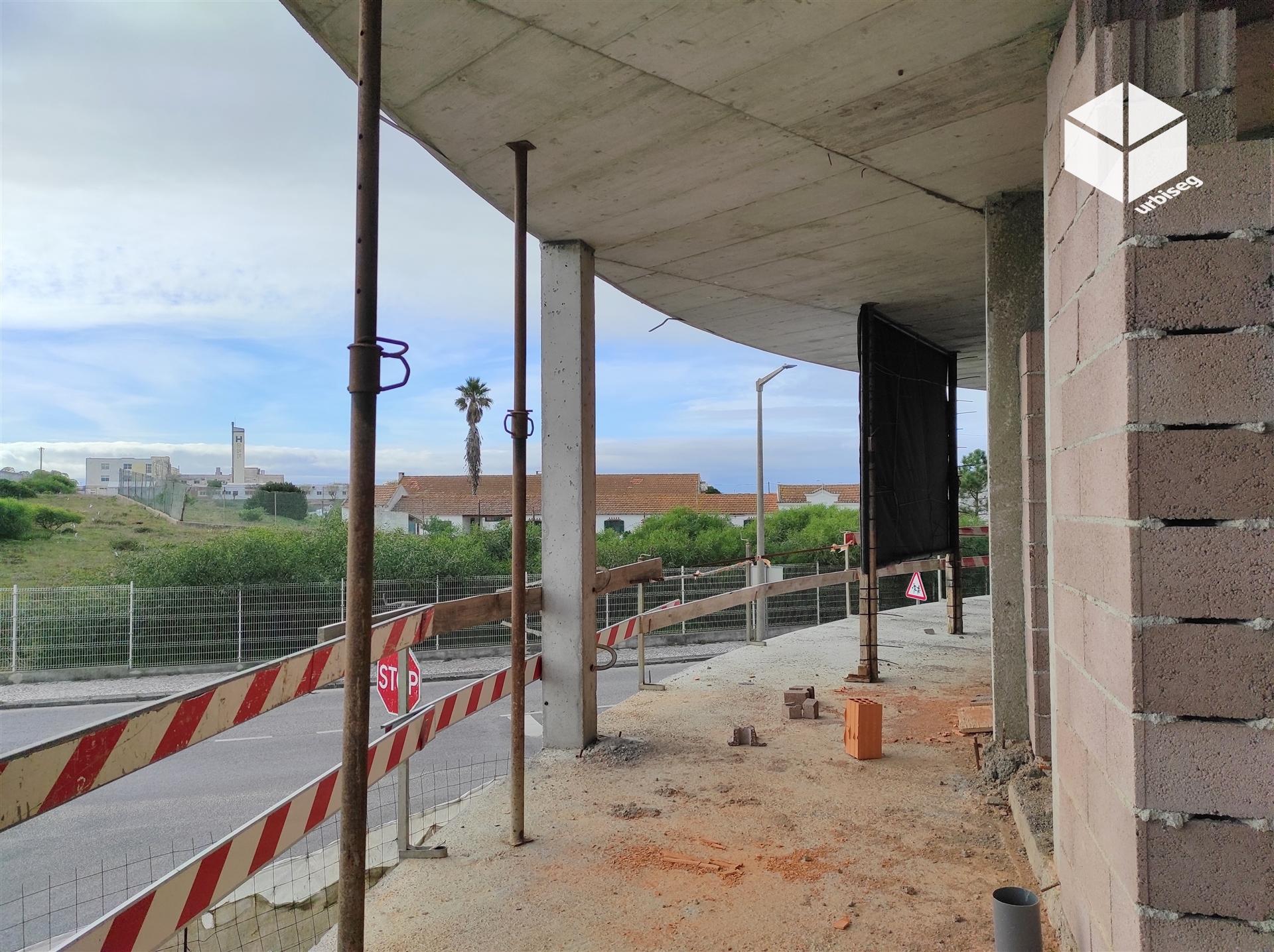 T2_ GALA/S.PEDRO _ APARTAMENTO NOVO COM APARCAMENTO NA CAVE