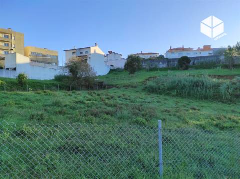 TAVAREDE  _ TERRENO URBANIZÁVEL NA CHÃ COM 4412 M2