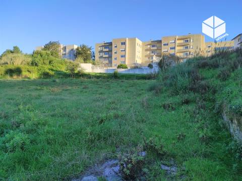 TAVAREDE  _ TERRENO URBANIZÁVEL NA CHÃ COM 4412 M2