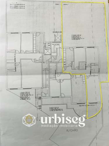 T2 – Rés do Chão com Terraço de 182m² | Oportunidade Única a 500m da Praia