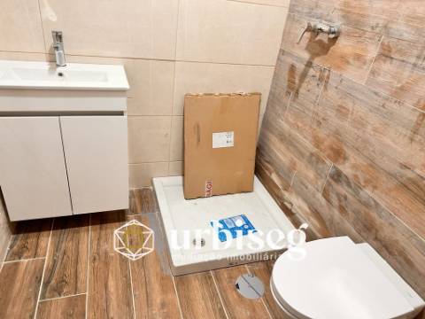 T3 Rés do Chão com Terraço de 138m² – A Sua Casa de Sonho a 500m da Praia