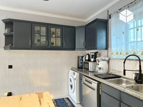 A 144 DA SALMANHA  – Moradia T4 de 3 pisos