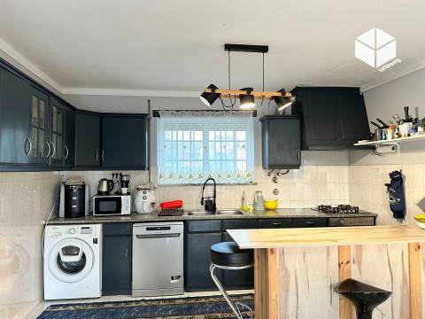 A 144 DA SALMANHA  – Moradia T4 de 3 pisos