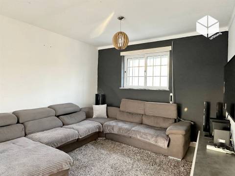 A 144 DA SALMANHA  – Moradia T4 de 3 pisos