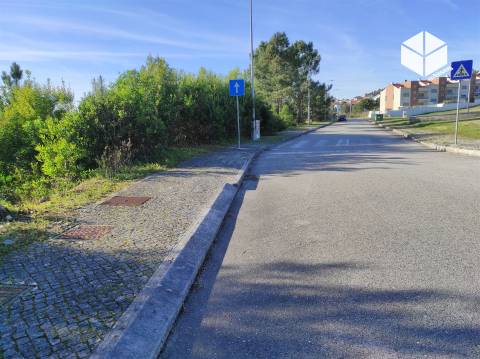 Lote Urbano na Fontela – Oportunidade Única! Vende-se lote urbano com 403m², localizado na Fontela,