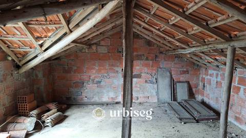 Moradia para Reconstrução | Serra das Alhadas