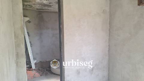 Moradia para Reconstrução | Serra das Alhadas