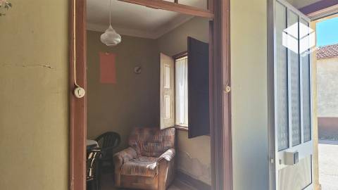 A CASA Nº 28 DA RUA DO BARRO  VALADA – GESTEIRA - SOURE