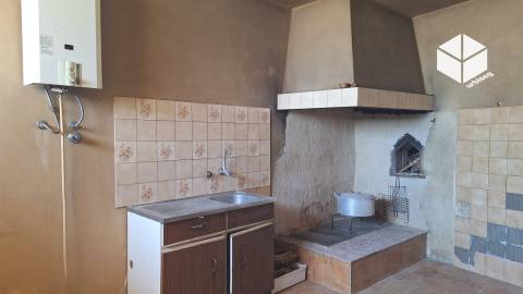 A CASA Nº 28 DA RUA DO BARRO  VALADA – GESTEIRA - SOURE