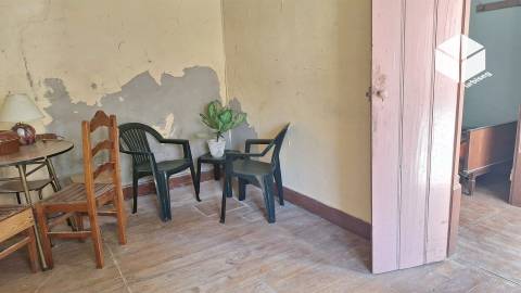 A CASA Nº 28 DA RUA DO BARRO  VALADA – GESTEIRA - SOURE