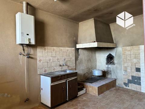 A CASA Nº 28 DA RUA DO BARRO  VALADA – GESTEIRA - SOURE